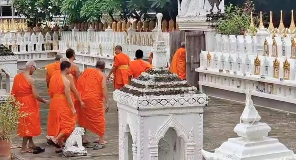 เจ้าอาวาสวัดม่วง